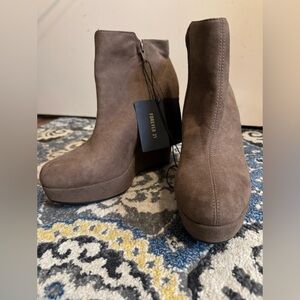 Forever 21 Shoes Size 7